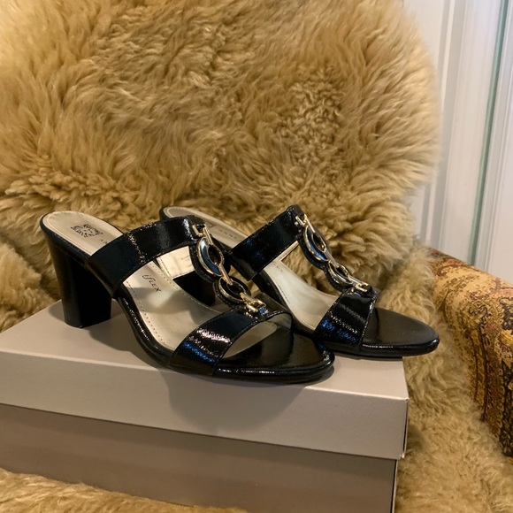 Anne Klein iflex patent mules with gold accents. Manmade materials. US 7. EUC. - Picture 1 of 8